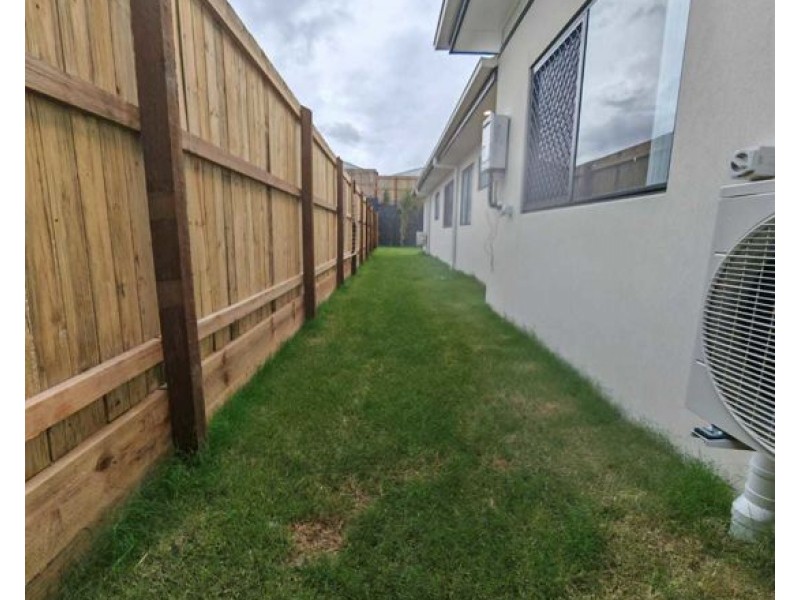 5 Zinnia Way, Ripley QLD 4306