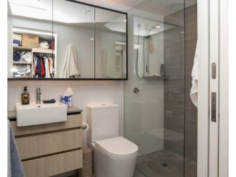 1208/70 Longland Street, Newstead QLD 4006