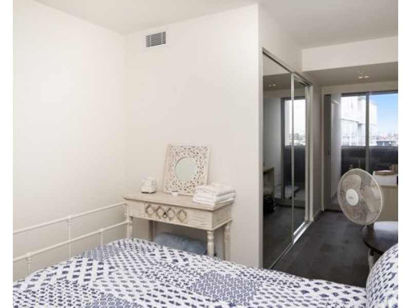 1208/70 Longland Street, Newstead QLD 4006