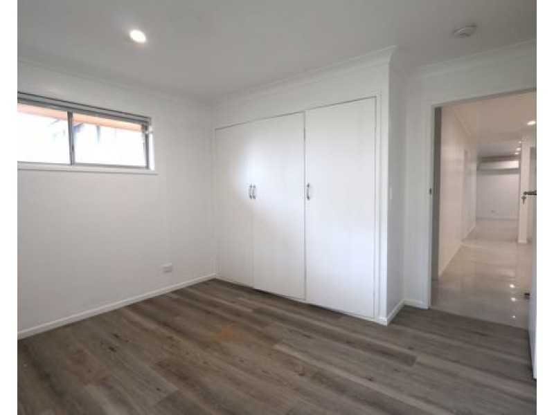 17 Saville Street, Eight Mile Plains QLD 4113