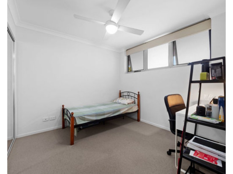 Unit 7 / 96 Dell Road, St Lucia QLD 4067