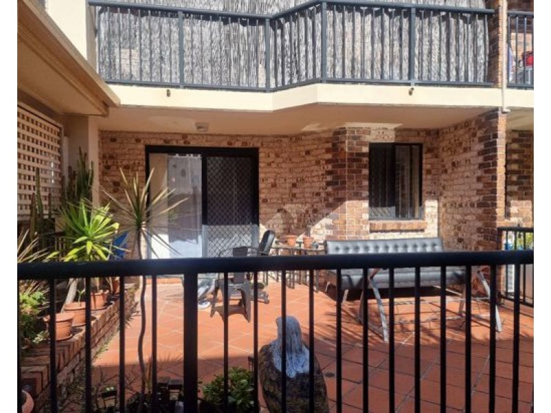 Unit 2, 56-58 Bauer Street, Southport QLD 4215