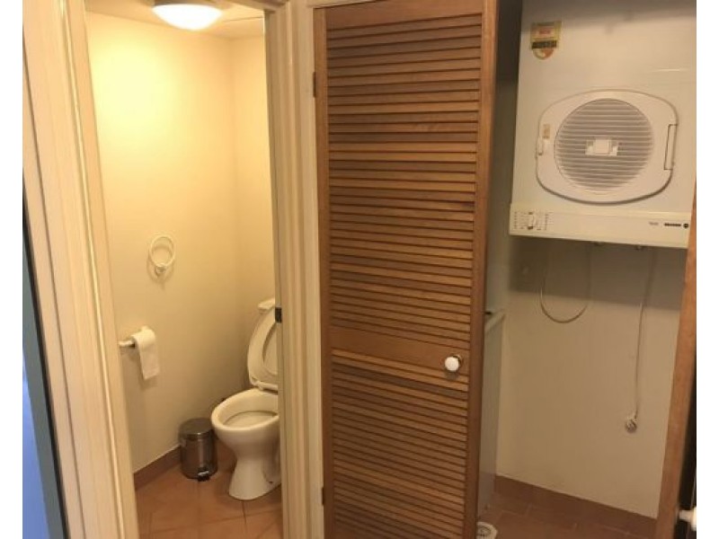 Unit 2, 56-58 Bauer Street, Southport QLD 4215