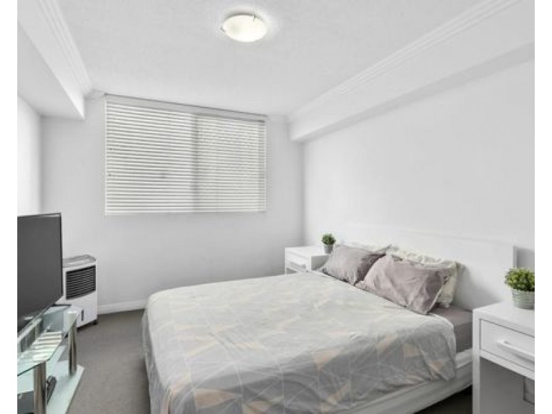 307 392 Hamilton Rd, Chermside QLD 4032