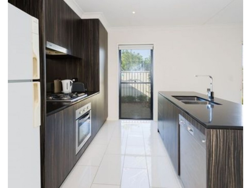 28 14 Norris St, Pacific Pines QLD 4211