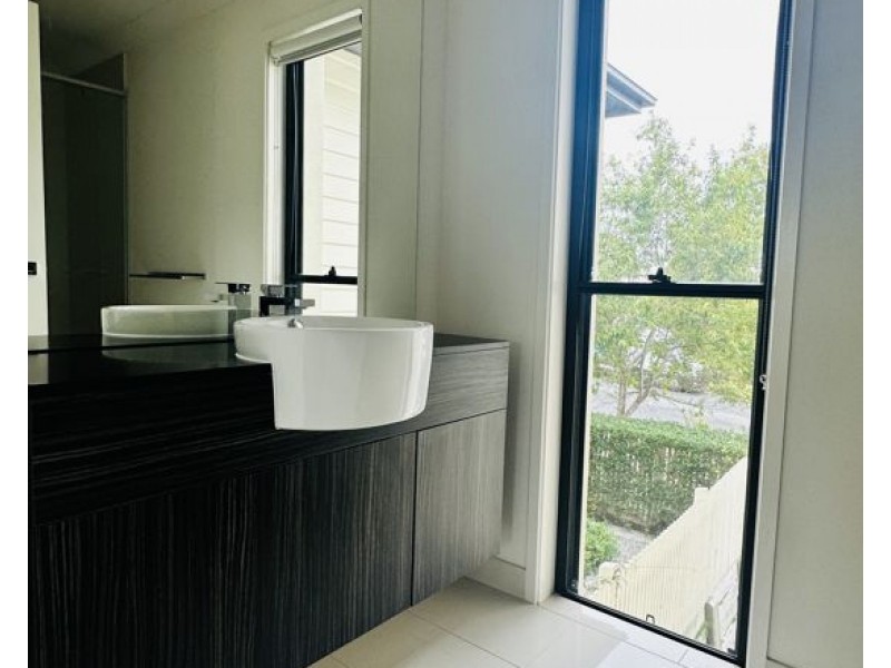 28 14 Norris St, Pacific Pines QLD 4211