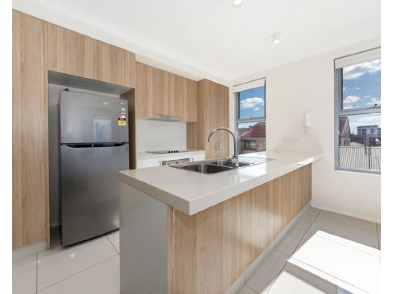 205/8 Norman Street, Southport QLD 4215