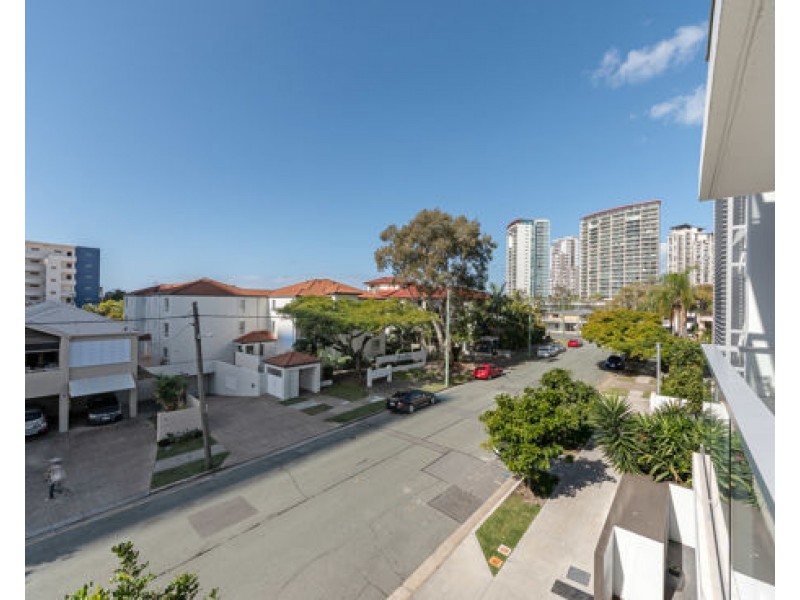 205/8 Norman Street, Southport QLD 4215