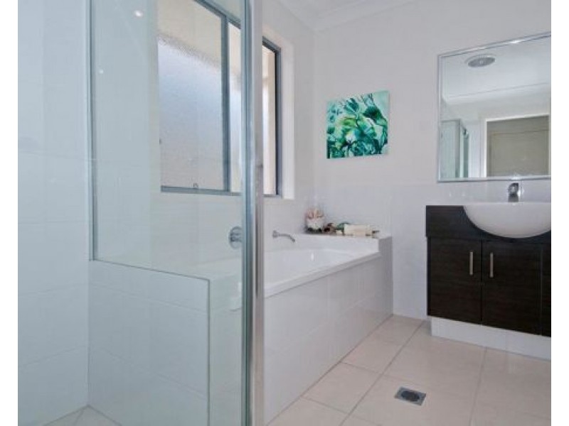 4 Nova Street, Waterford QLD 4133