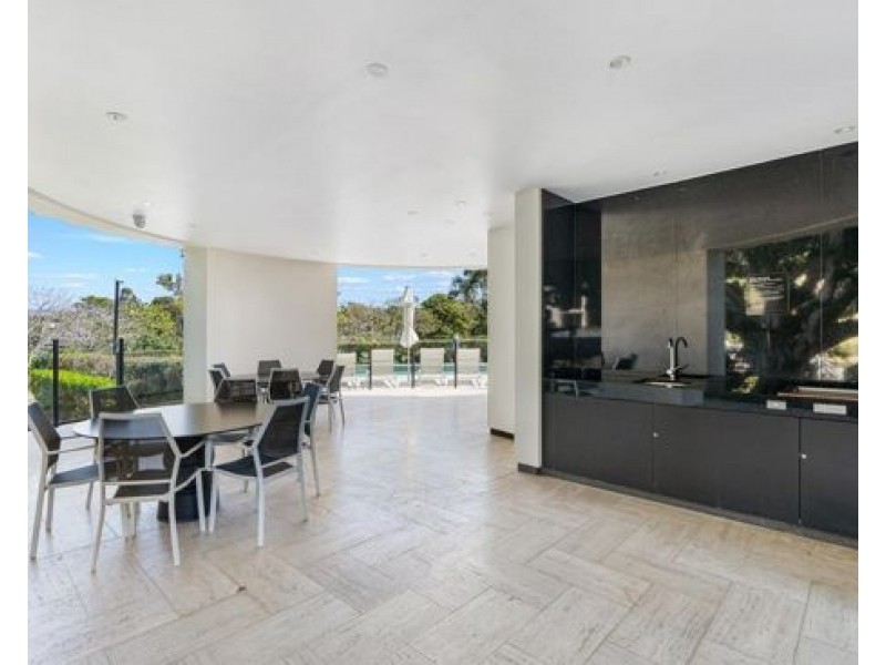 305E 1 Marina drive, Benowa QLD 4217