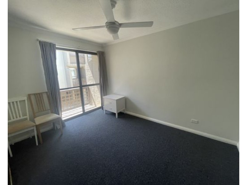 10/111 Markeri Street, Mermaid Waters QLD 4218