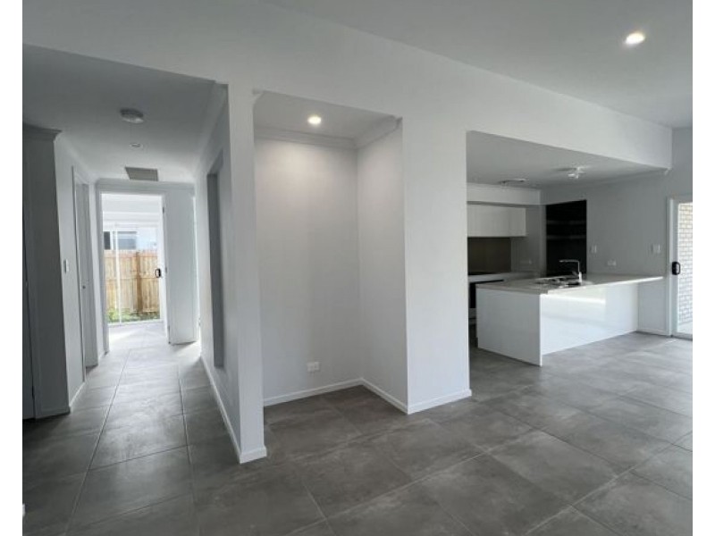 17 BUNGALOW CIRCUIT, Bahrs Scrub QLD 4207