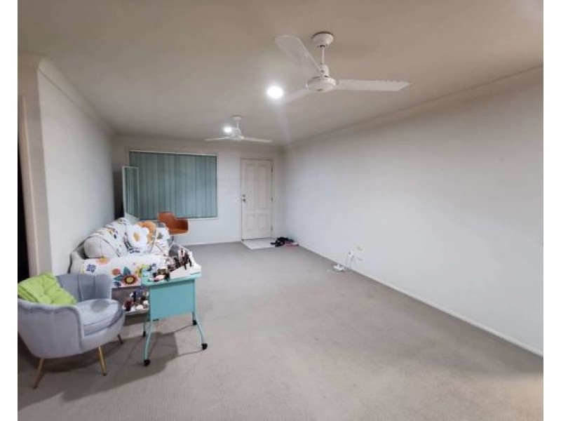 2 8 Manor Street, Eight Mile Plains QLD 4113