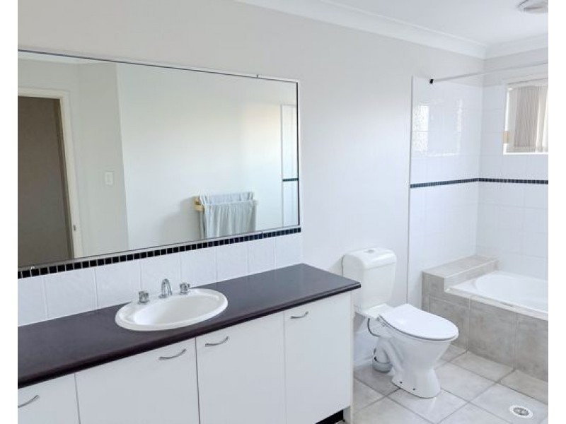 22 /31 Archipelago Street, Pacific Pines QLD 4211