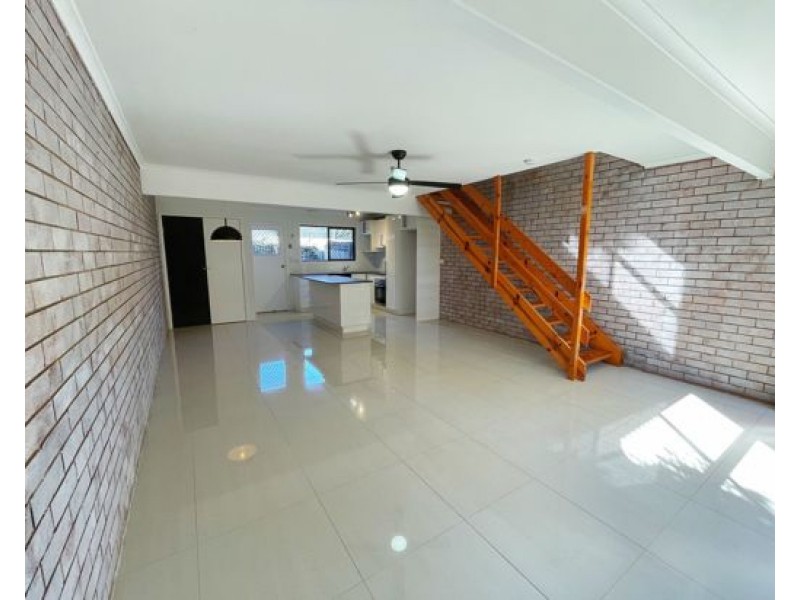 10/127 Barbaralla Drive, Springwood QLD 4127