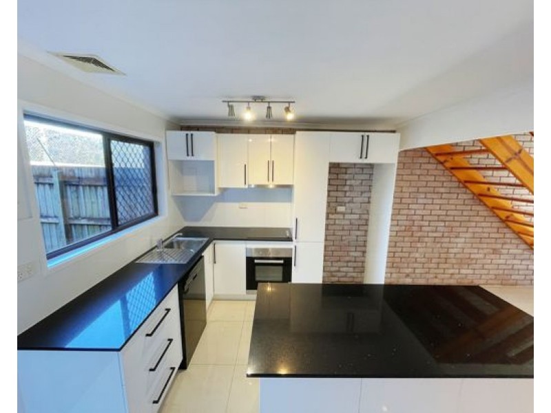 10/127 Barbaralla Drive, Springwood QLD 4127