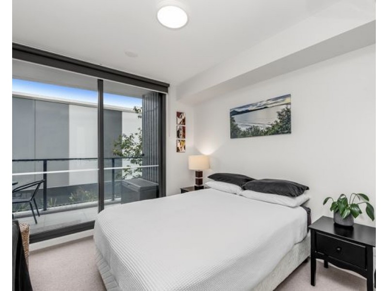 20607/300 Old Cleveland Road, Coorparoo QLD 4151