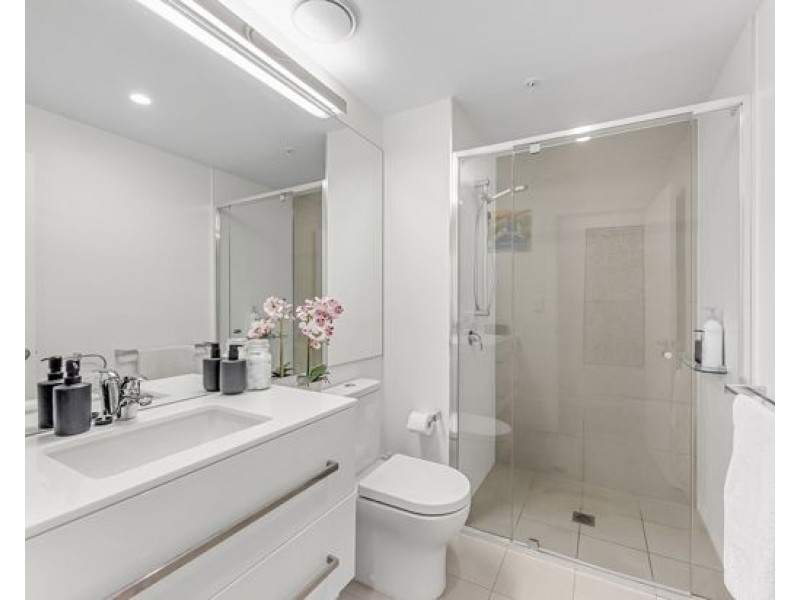 20607/300 Old Cleveland Road, Coorparoo QLD 4151