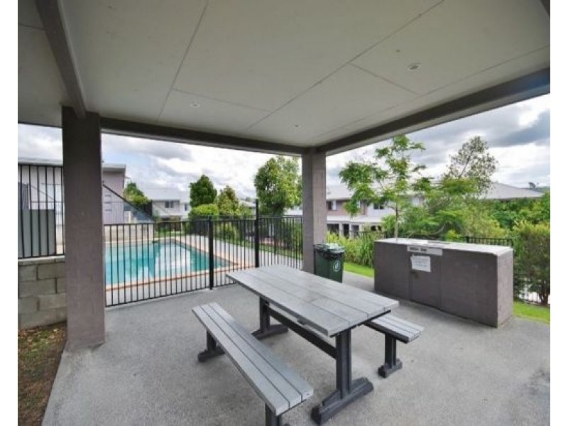 2 Toohey Street, Pacific Pines QLD 4211
