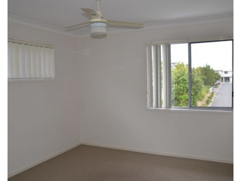 2 Toohey Street, Pacific Pines QLD 4211