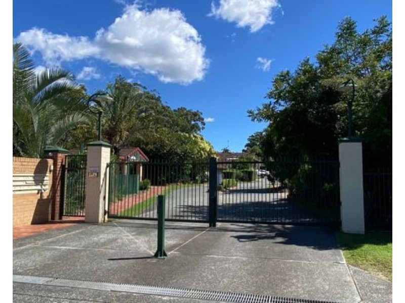 62-66 Brown Street, Labrador QLD 4215