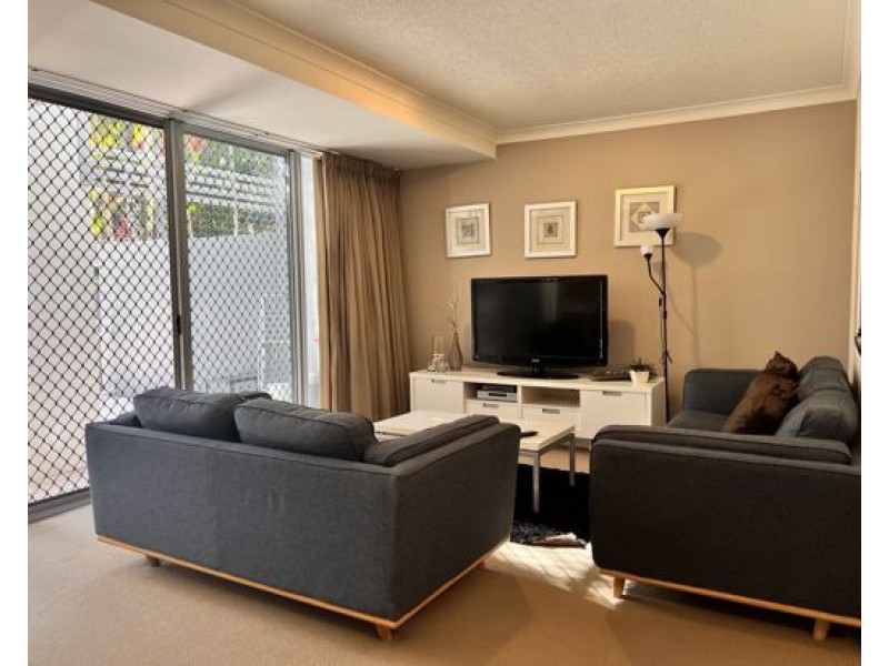 Unit 16/13-23 Bright Avenue, Labrador QLD 4215
