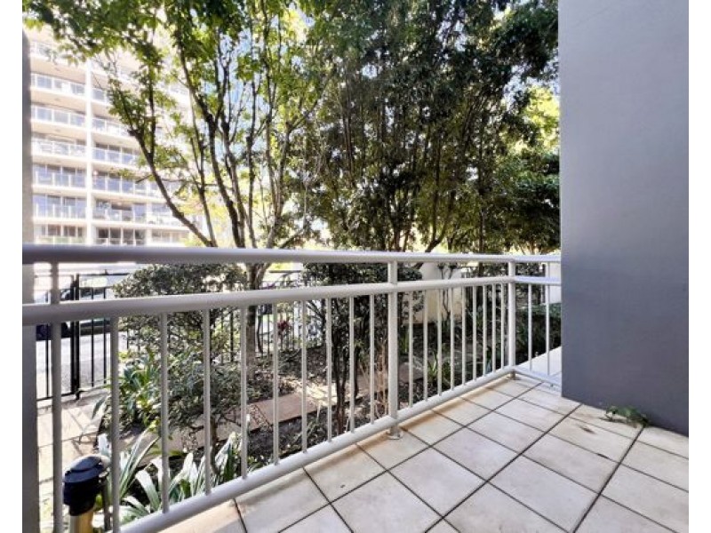 Unit 16/13-23 Bright Avenue, Labrador QLD 4215