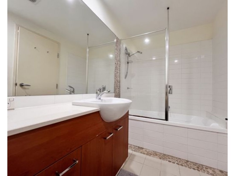 Unit 16/13-23 Bright Avenue, Labrador QLD 4215