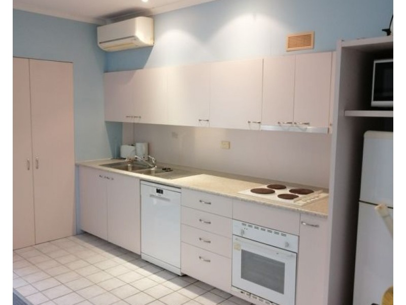 2 Waverley Road, Taringa QLD 4068