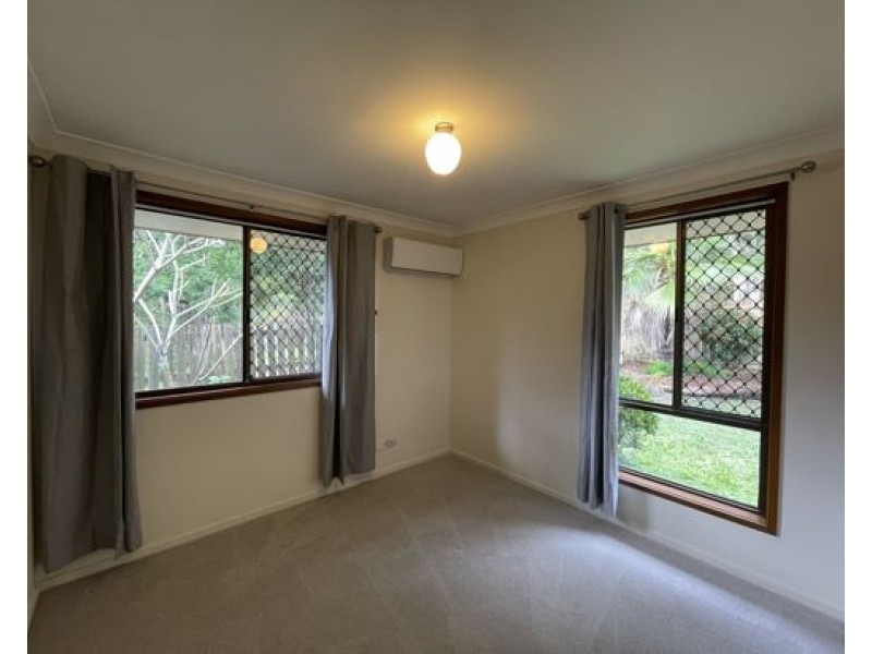 15 Bassett Street, Holland Park QLD 4121