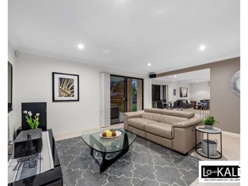 56 Kirra Place, Carindale QLD 4152