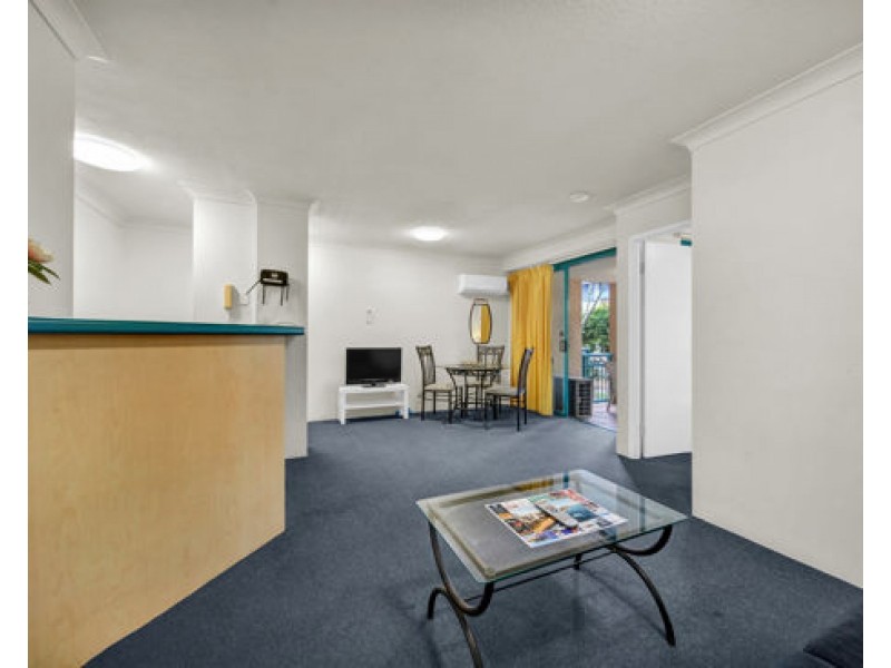 U7 11-17 Philip Avenue, Broadbeach QLD 4218