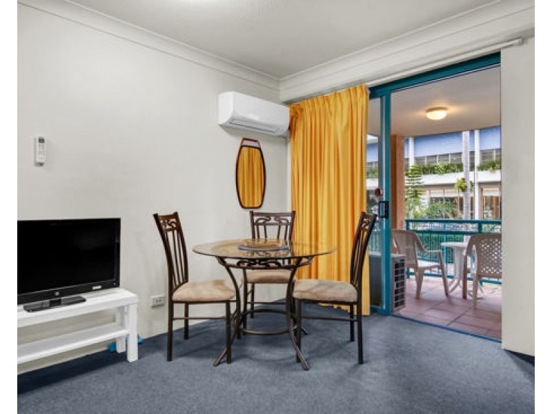 U7 11-17 Philip Avenue, Broadbeach QLD 4218