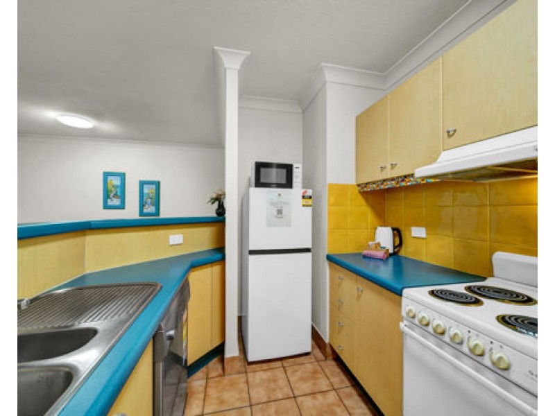 U7 11-17 Philip Avenue, Broadbeach QLD 4218