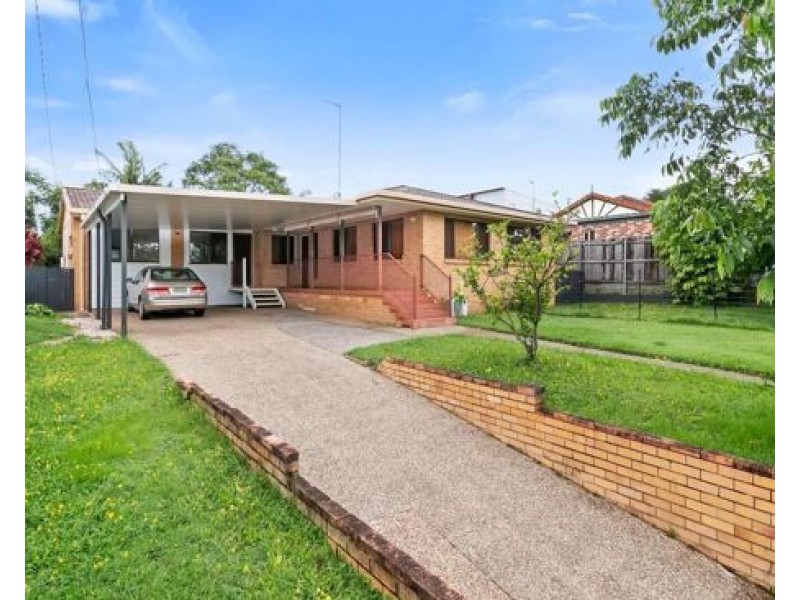 1/ 129 Falconer St, Southport QLD 4215