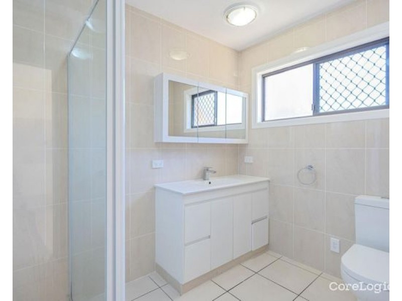 1/ 129 Falconer St, Southport QLD 4215