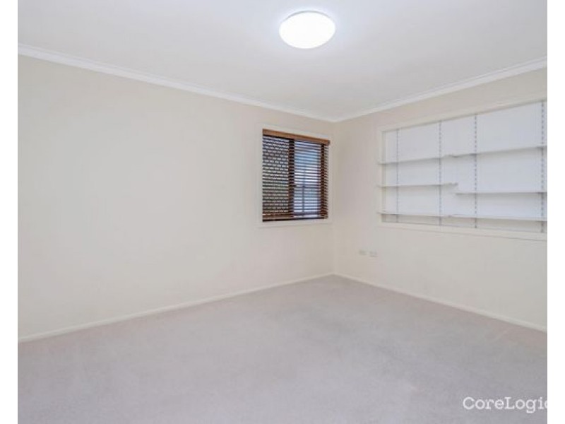 1/ 129 Falconer St, Southport QLD 4215