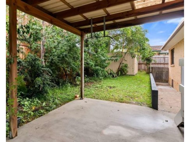 1/ 129 Falconer St, Southport QLD 4215