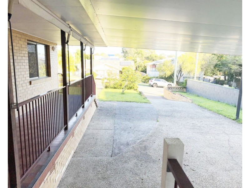 1/ 129 Falconer St, Southport QLD 4215