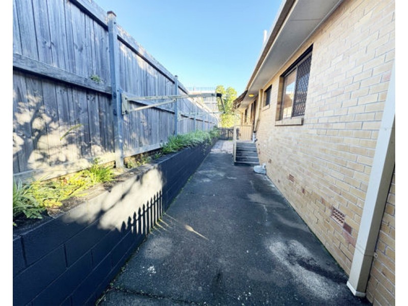 1/ 129 Falconer St, Southport QLD 4215