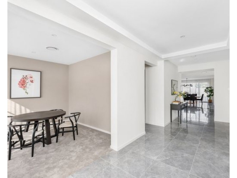 8821 The Point Circuit, Hope Island QLD 4212