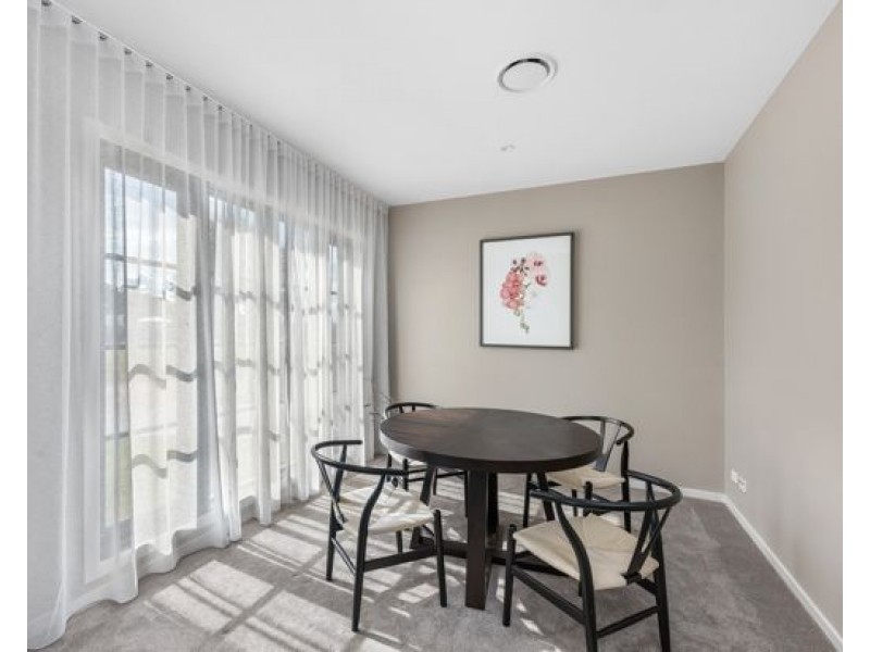 8821 The Point Circuit, Hope Island QLD 4212