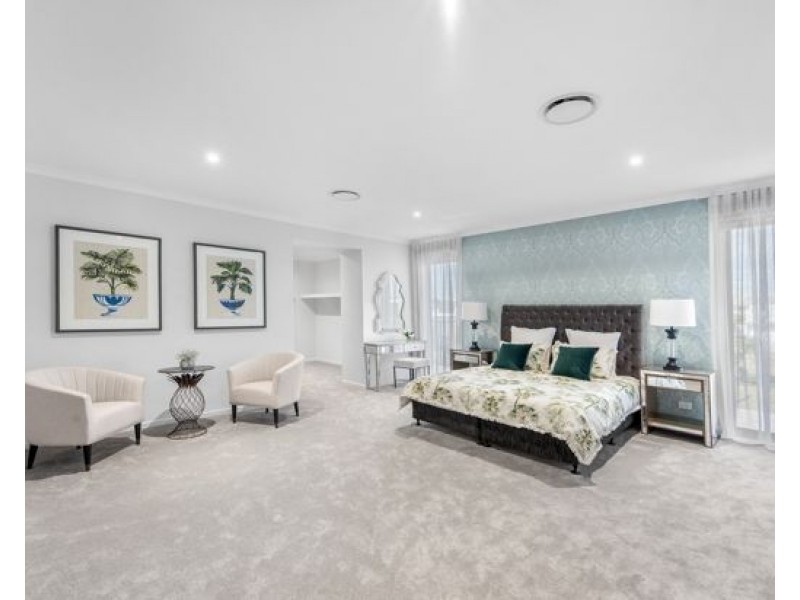 8821 The Point Circuit, Hope Island QLD 4212