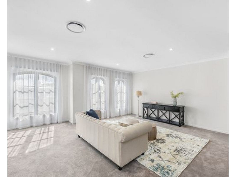 8821 The Point Circuit, Hope Island QLD 4212