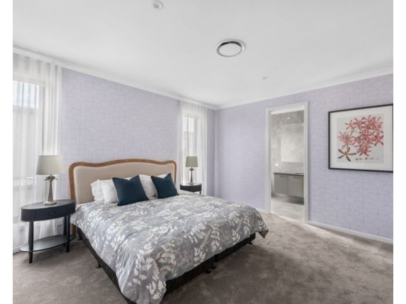 8821 The Point Circuit, Hope Island QLD 4212