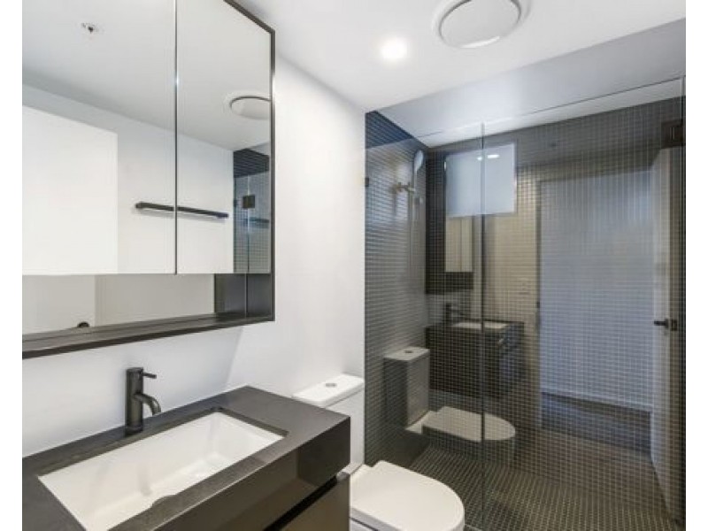 201/19 Deshon Street, Woolloongabba QLD 4102