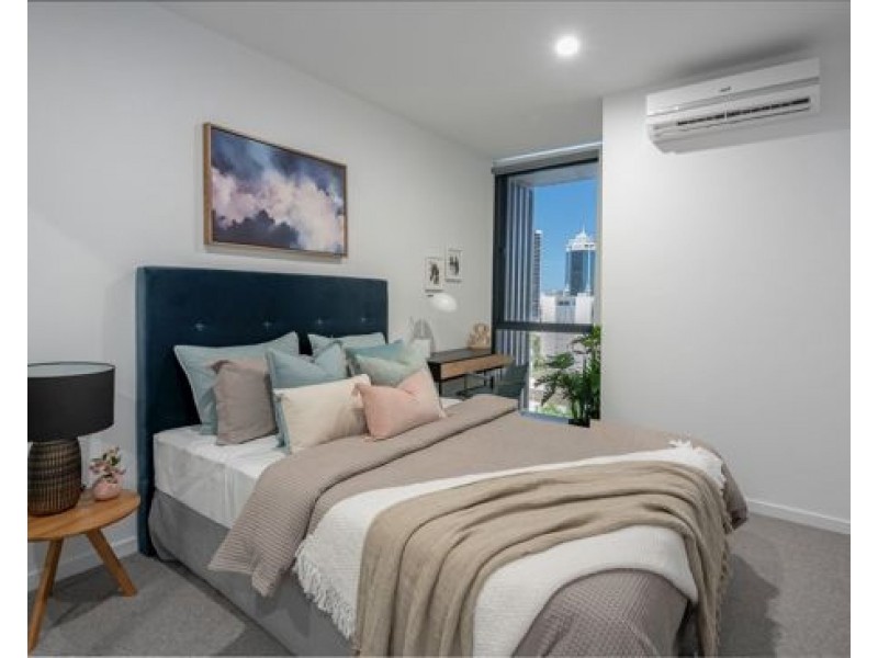 506/266 Stanhill Drive, Chevron Island QLD 4217