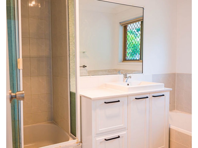 9 HEATH COURT, Shailer Park QLD 4128