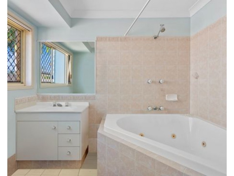 26 Solandra Crescent, Calamvale QLD 4116