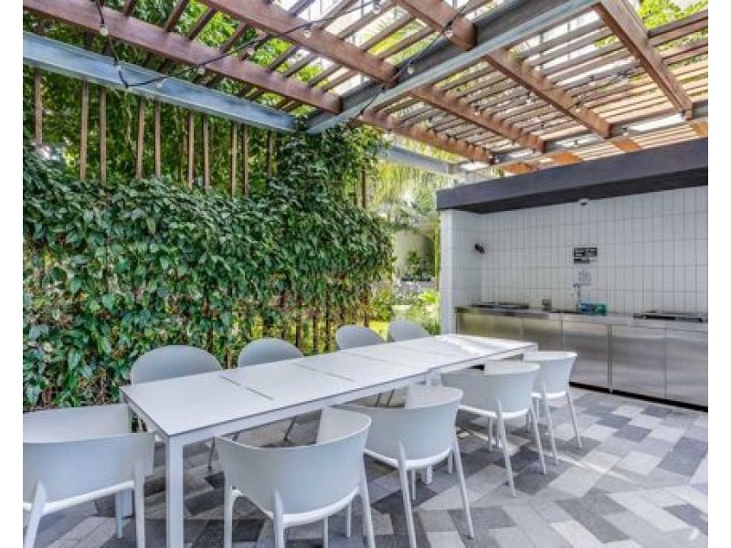 11008/16 Edmondstone Street, South Brisbane QLD 4101